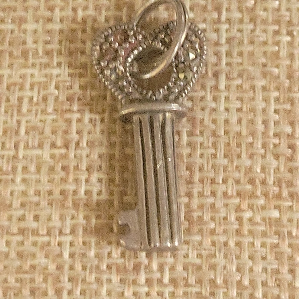 925 Sterling Silver Marcasite Heart Key Pendant Charm Size 0.75 Inch